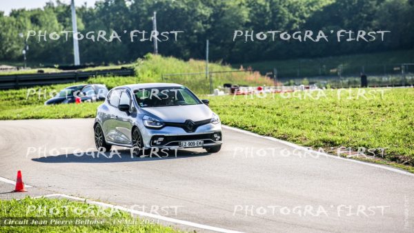 Renault Clio 4 RS Grise Jantes Noires 909