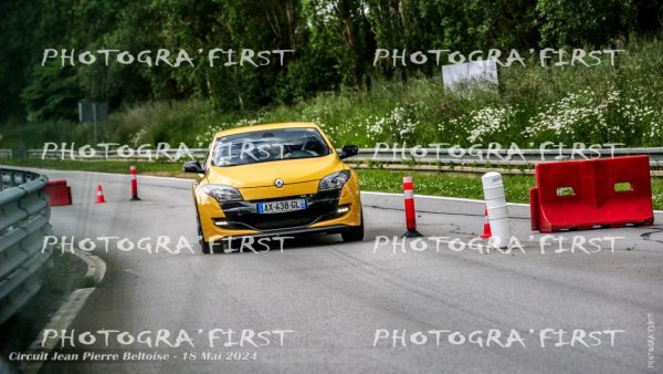 Renault Megane 3 RS Jaune Jantes Noires 438