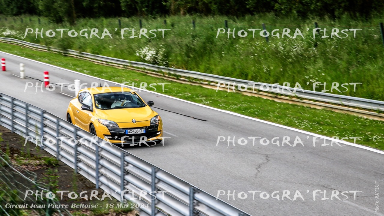 Renault Megane 3 RS Jaune Jantes Noires 438